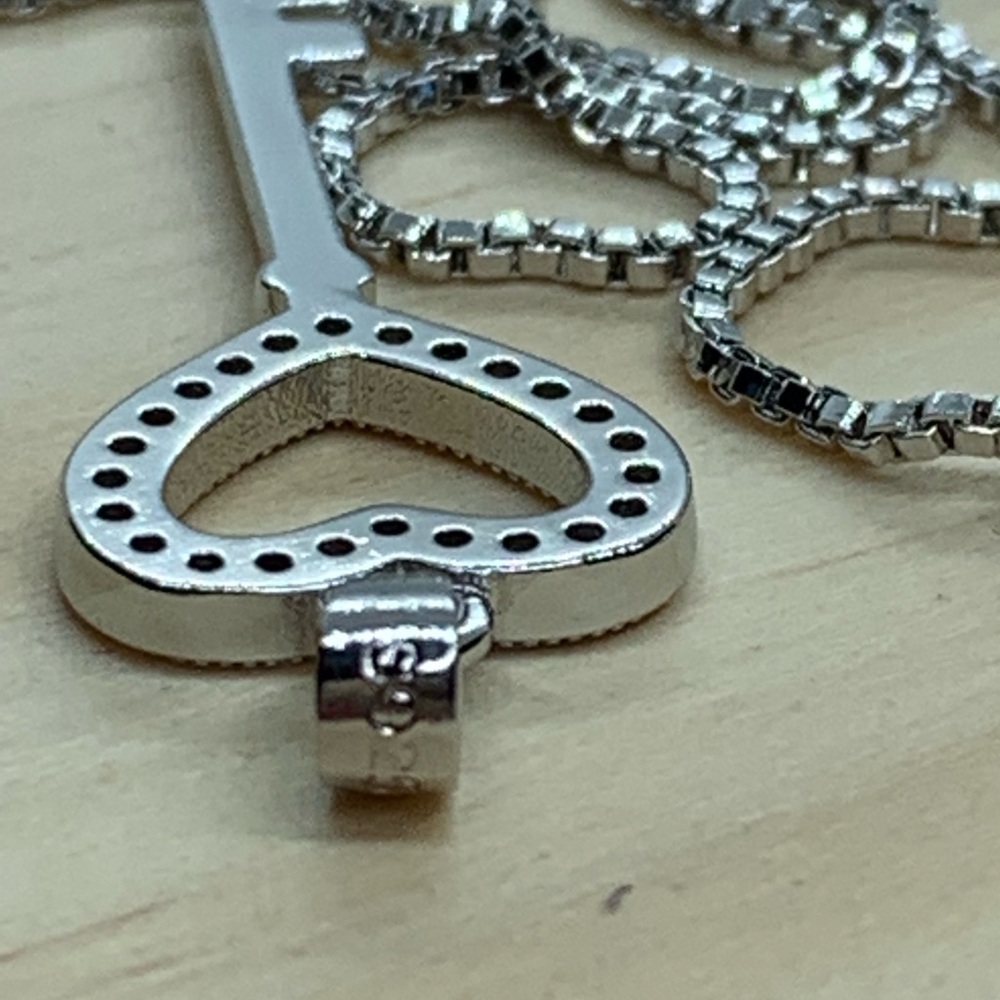 🌟 Sterling Silver 925 CZ Heart Key - Picture 6 of 8